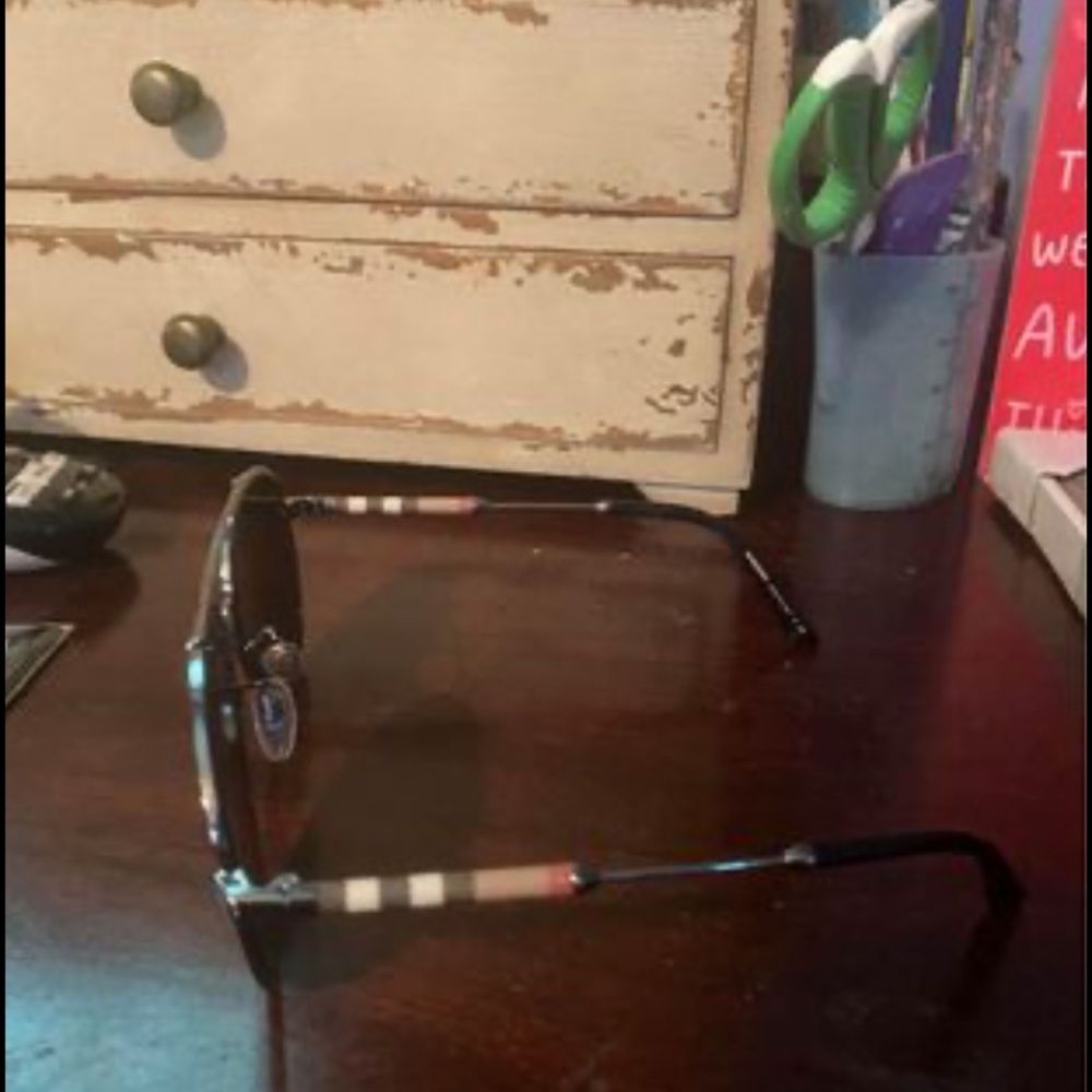 Womans Burberry Sunglasses - Picture 5 of 8